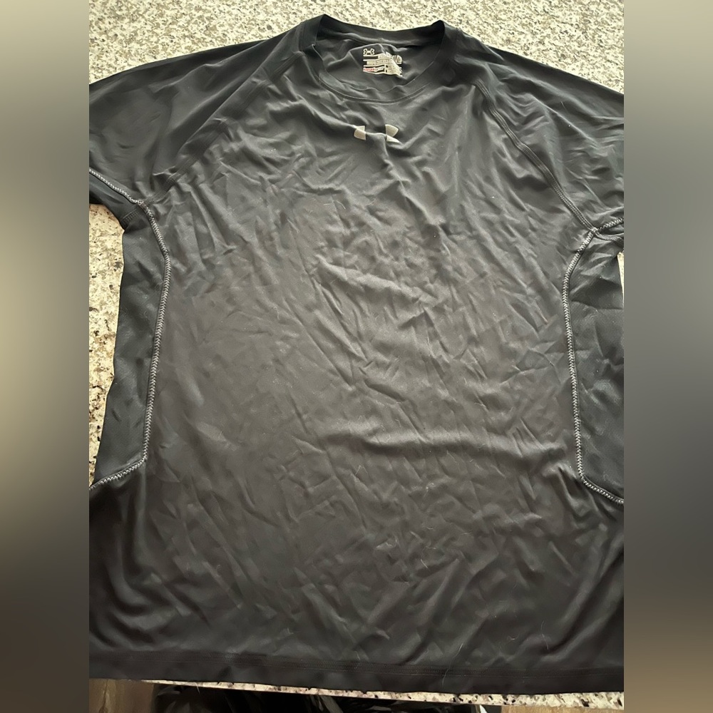 Men Under Armour Heatgear Workout Shirt Medium